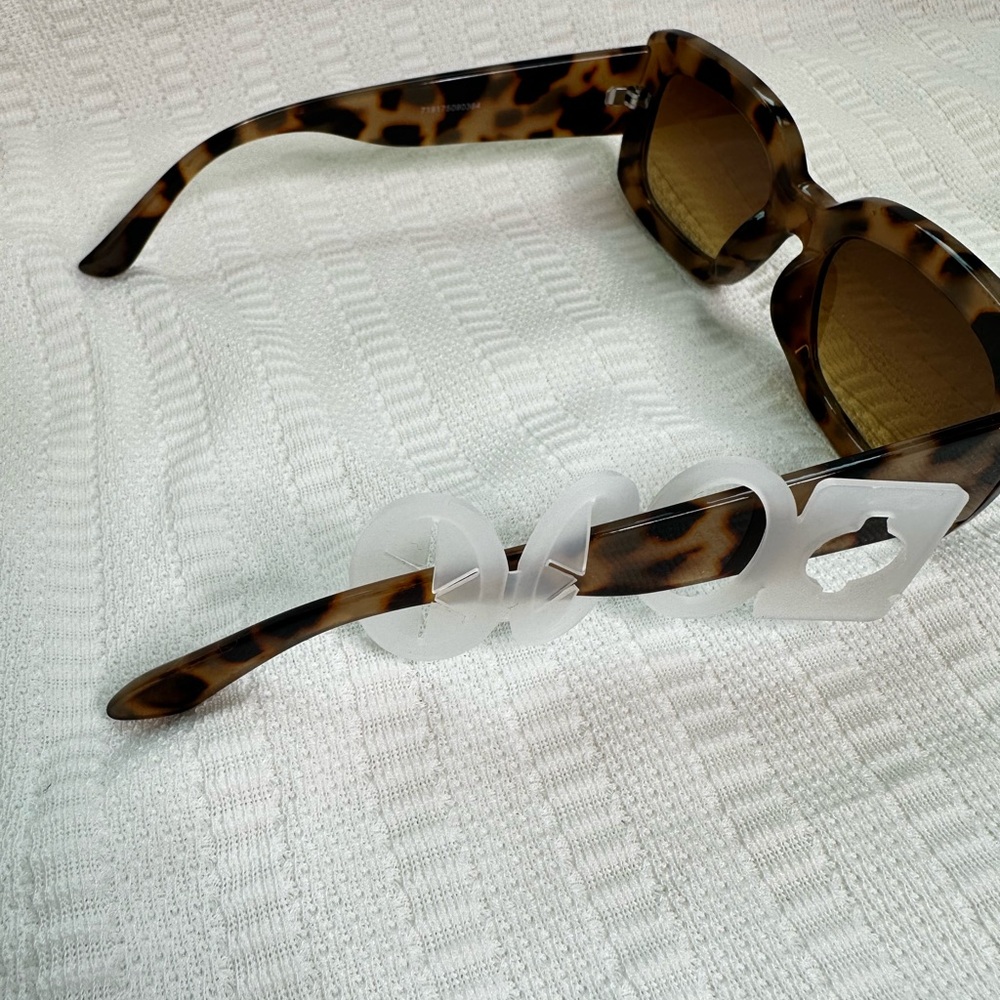 Tortoise Shell Sunglasses - Picture 4 of 6